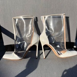 Manolo Blahnik pumps